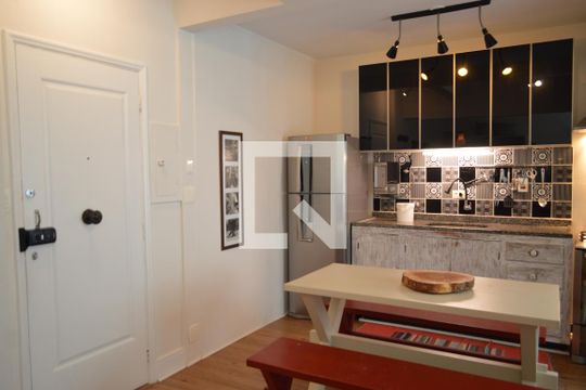 Cozinha de apartamento para alugar com 2 quartos, 86m² em Vila Clementino, São Paulo