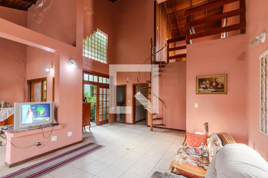 Sala 1 de casa à venda com 2 quartos, 300m² em Ipanema, Porto Alegre