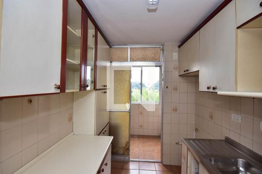 Cozinha de apartamento para alugar com 2 quartos, 52m² em Jardim Umuarama, São Paulo