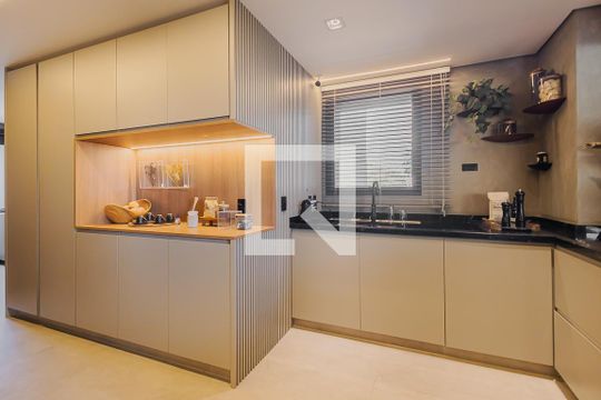 Cozinha de apartamento à venda com 2 quartos, 185m² em Vila Mariana, São Paulo