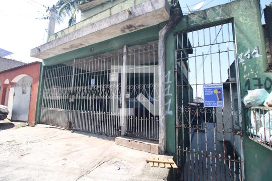 Fachada de casa à venda com 1 quarto, 500m² em Jardim Ubirajara, São Paulo