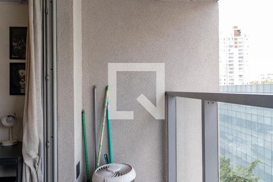 Varanda de kitnet/studio à venda com 1 quarto, 29m² em Pompeia, São Paulo
