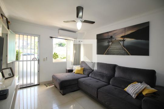 Sala de casa de condomínio à venda com 4 quartos, 120m² em Taquara, Rio de Janeiro