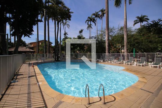 Piscina de casa de condomínio à venda com 4 quartos, 120m² em Taquara, Rio de Janeiro