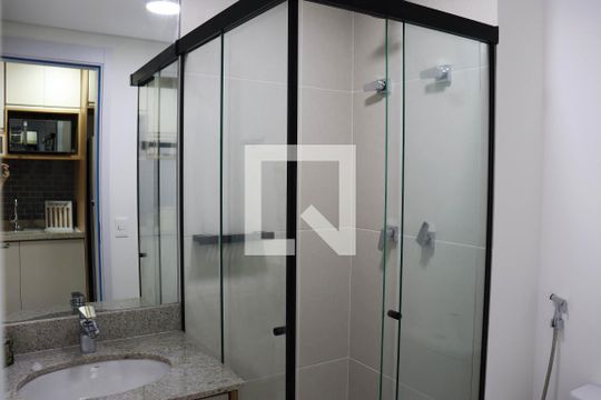 Banheiro de kitnet/studio para alugar com 1 quarto, 26m² em Planalto Paulista, São Paulo