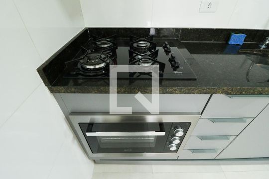 Cozinha  de apartamento para alugar com 2 quartos, 45m² em Jardim Centenario, São Paulo