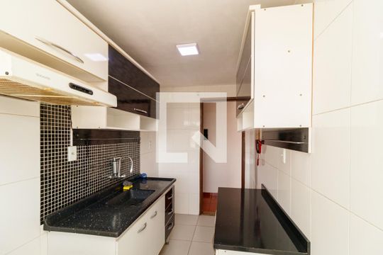 Cozinha de apartamento para alugar com 2 quartos, 50m² em Jardim Andarai, São Paulo