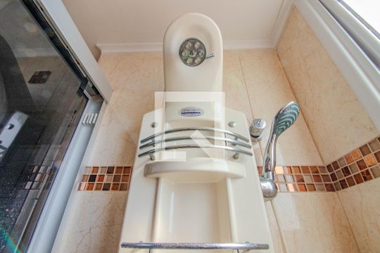 Banheiro da Suíte de apartamento à venda com 2 quartos, 57m² em Morro Santana, Porto Alegre