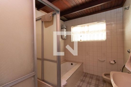 Banheiro de casa à venda com 3 quartos, 130m² em Barro Branco (zona Norte), São Paulo