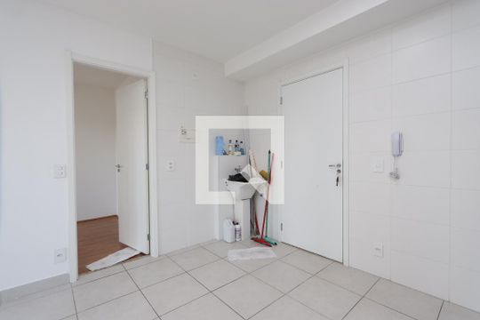 Cozinha de apartamento para alugar com 1 quarto, 41m² em Vila Ema, São Paulo