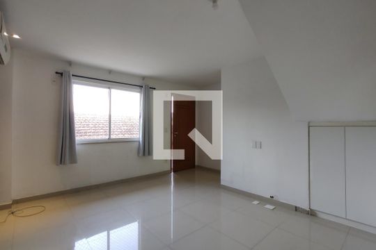 Sala de casa de condomínio à venda com 2 quartos, 80m² em Freguesia (jacarepaguá), Rio de Janeiro