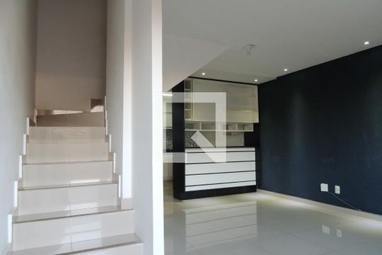 Sala de casa de condomínio à venda com 2 quartos, 80m² em Freguesia (jacarepaguá), Rio de Janeiro