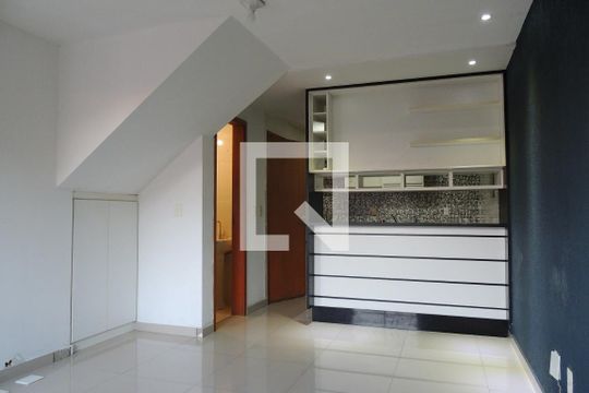 Sala de casa de condomínio à venda com 2 quartos, 80m² em Freguesia (jacarepaguá), Rio de Janeiro