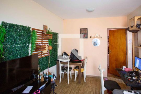 Sala de apartamento à venda com 2 quartos, 48m² em Conceição, Diadema