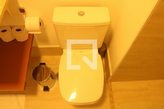 Banheiro de kitnet/studio à venda com 1 quarto, 26m² em Perdizes, São Paulo