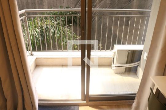 Varanda de kitnet/studio à venda com 1 quarto, 26m² em Perdizes, São Paulo