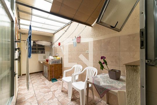Quintal de casa à venda com 2 quartos, 105m² em Parque Fongaro, São Paulo