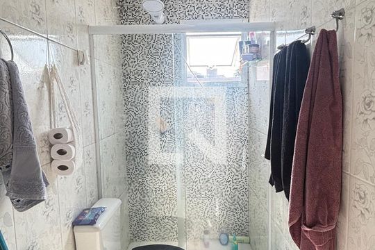 Banheiro de apartamento à venda com 2 quartos, 88m² em Vila Progresso, Santo André