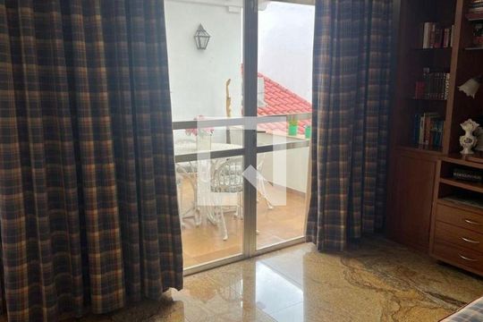 Casa à venda com 4 quartos, 403m² em São Francisco, Niterói