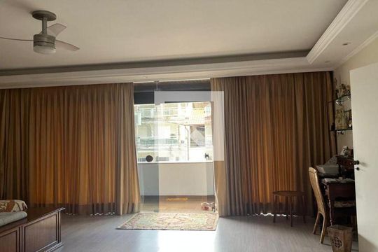 Casa à venda com 4 quartos, 403m² em São Francisco, Niterói