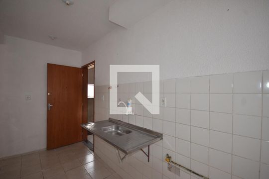 Cozinha de apartamento para alugar com 2 quartos, 47m² em Paciência, Rio de Janeiro