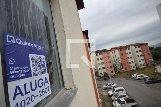 Placa instalada de apartamento para alugar com 2 quartos, 47m² em Paciência, Rio de Janeiro
