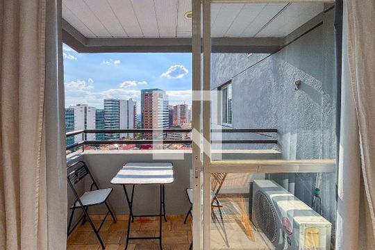 Varanda de kitnet/studio à venda com 1 quarto, 25m² em Pinheiros, São Paulo