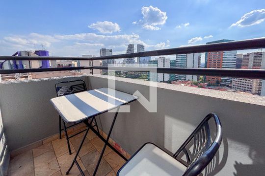 Varanda de kitnet/studio à venda com 1 quarto, 25m² em Pinheiros, São Paulo