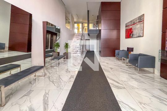 Hall de entrada de kitnet/studio à venda com 1 quarto, 25m² em Pinheiros, São Paulo
