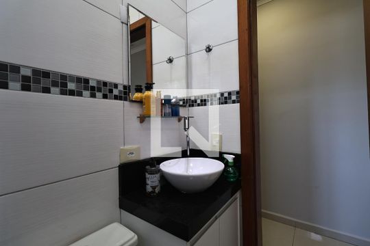 Banheiro Social de apartamento à venda com 2 quartos, 140m² em Vila Curuçá, Santo André