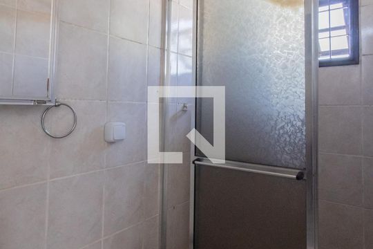 Suíte de casa à venda com 3 quartos, 141m² em Jardim Cocaia, Guarulhos