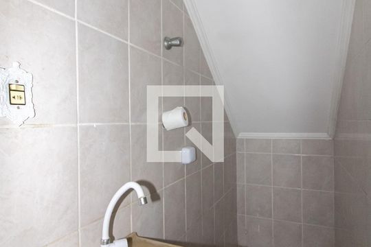 Lavabo de casa à venda com 3 quartos, 141m² em Jardim Cocaia, Guarulhos