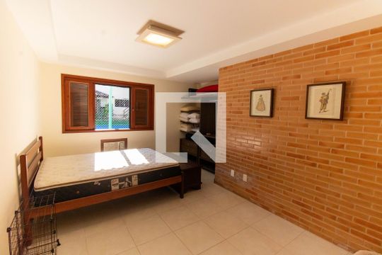 Suíte 1 de casa de condomínio à venda com 5 quartos, 300m² em Itaipu, Niterói