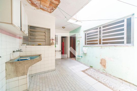 Área de serviço de casa à venda com 3 quartos, 196m² em Vila Homero Thon, Santo André