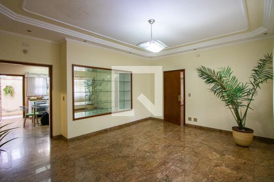 Sala 2 de casa para alugar com 5 quartos, 459m² em Vila Assunção, Santo André