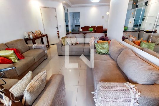 Sala de apartamento para alugar com 3 quartos, 117m² em Chácara Agrindus, Taboão da Serra
