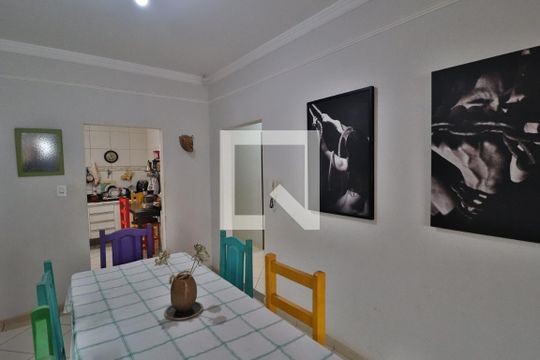 Sala de Jantar de casa para alugar com 3 quartos, 160m² em Santa Mônica, Uberlândia
