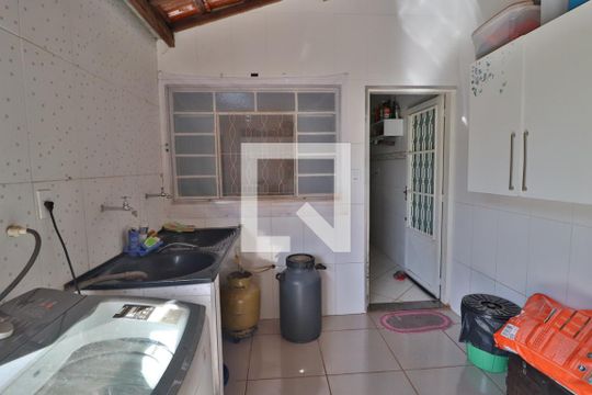 Área de Serviço de casa para alugar com 3 quartos, 160m² em Santa Mônica, Uberlândia