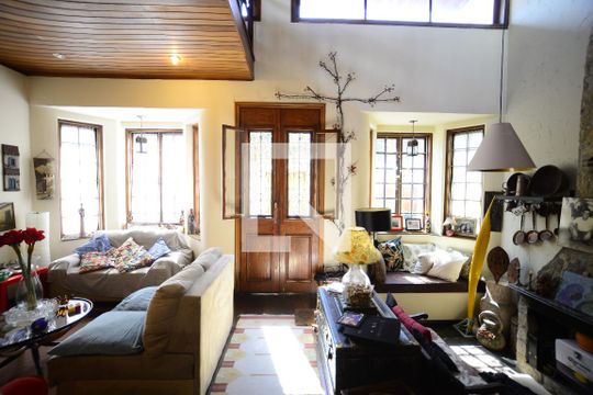 Sala de casa à venda com 3 quartos, 250m² em Vila Mariana, São Paulo