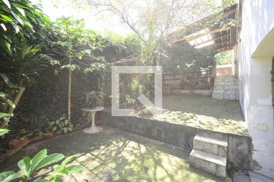 Área comum de casa à venda com 3 quartos, 250m² em Vila Mariana, São Paulo