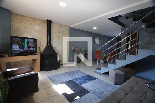 Casa de Condomínio à venda com 2 quartos, 82m² em Niterói, Canoas