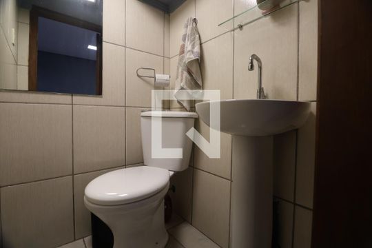 Lavabo de casa de condomínio à venda com 2 quartos, 82m² em Niterói, Canoas