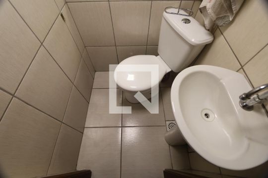Lavabo de casa de condomínio à venda com 2 quartos, 82m² em Niterói, Canoas