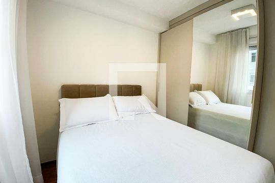 Quarto de apartamento para alugar com 1 quarto, 25m² em Santo Amaro, São Paulo