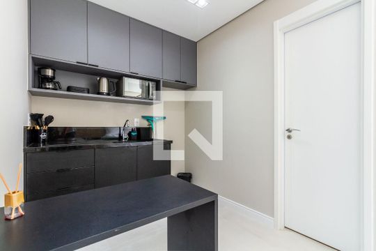 Cozinha de kitnet/studio à venda com 1 quarto, 33m² em Jardim das Acacias, São Paulo