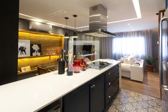 Sala/Cozinha de apartamento à venda com 2 quartos, 90m² em Vila Nova Conceição, São Paulo