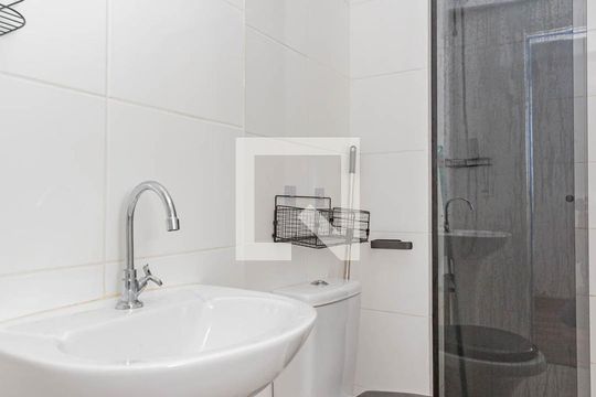 Banheiro de apartamento à venda com 1 quarto, 24m² em Sacoma, São Paulo