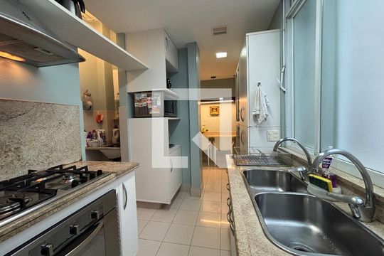 Cozinha de apartamento para alugar com 1 quarto, 85m² em Copacabana, Rio de Janeiro
