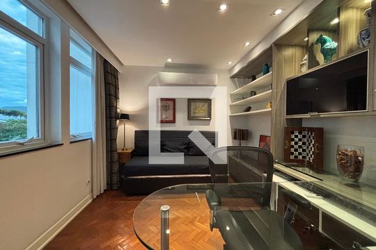 Sala 2 de apartamento para alugar com 1 quarto, 85m² em Copacabana, Rio de Janeiro