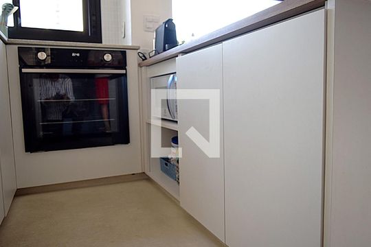 Cozinha de kitnet/studio para alugar com 1 quarto, 40m² em Jardim das Bandeiras, São Paulo